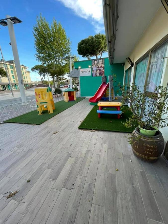 Hotel Franca Misano Adriatico Buitenkant foto