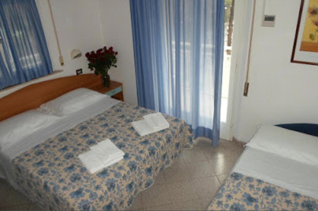 Hotel Franca Misano Adriatico Buitenkant foto